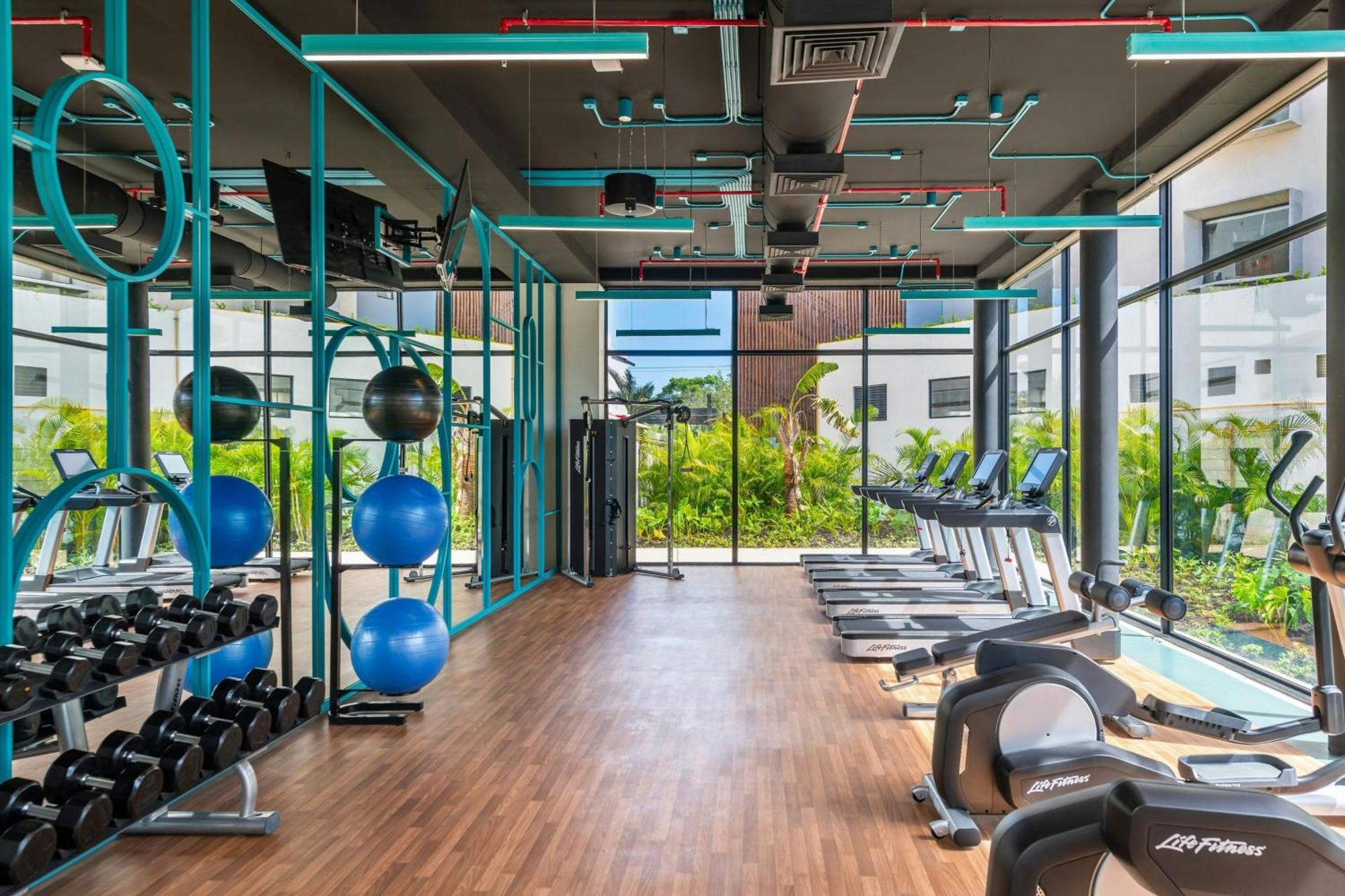 Aloft Hotel 4*